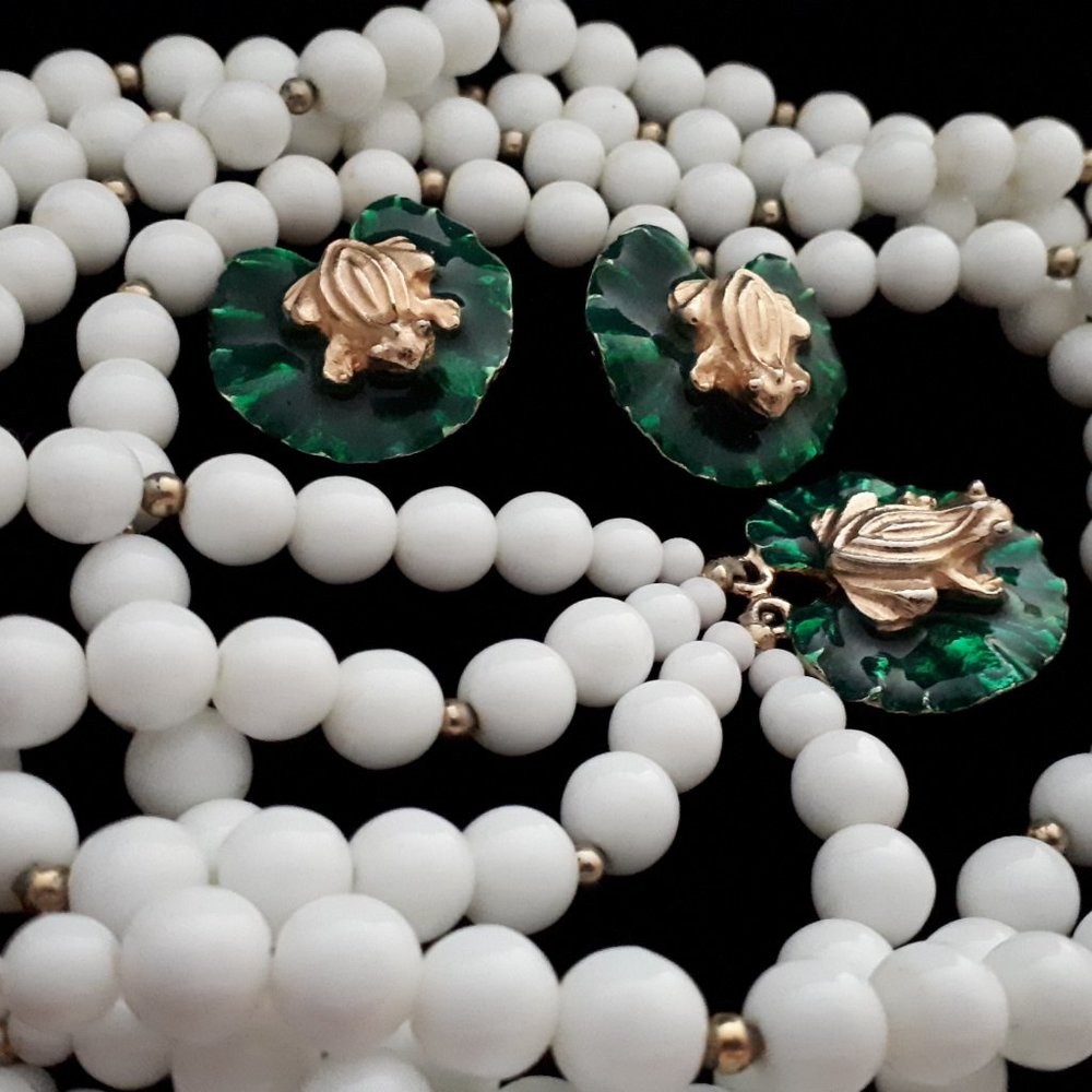 Frog Gay Boyer Demi Parure Milk Glass beads - Picture 11 of 12